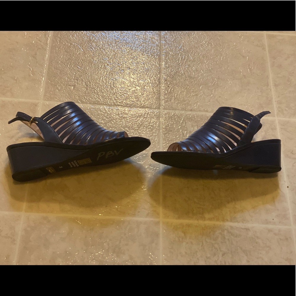 Rue du jour wedge sandals - size 6
